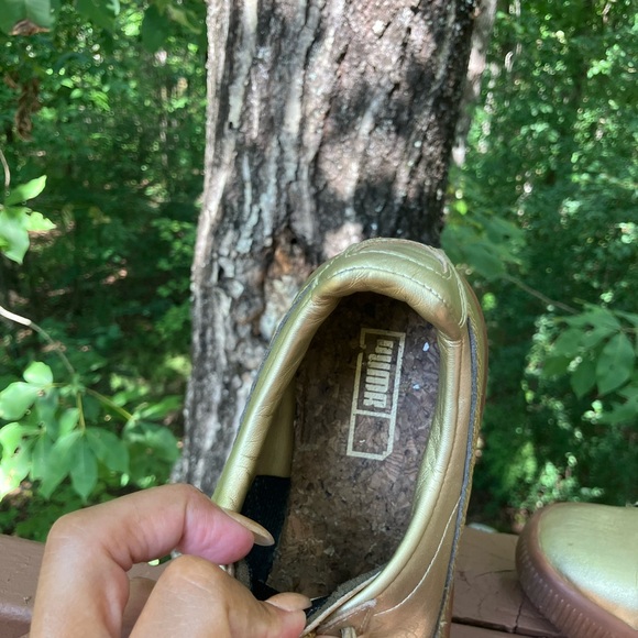 Puma gold Clyde sneakers - Picture 2 of 6